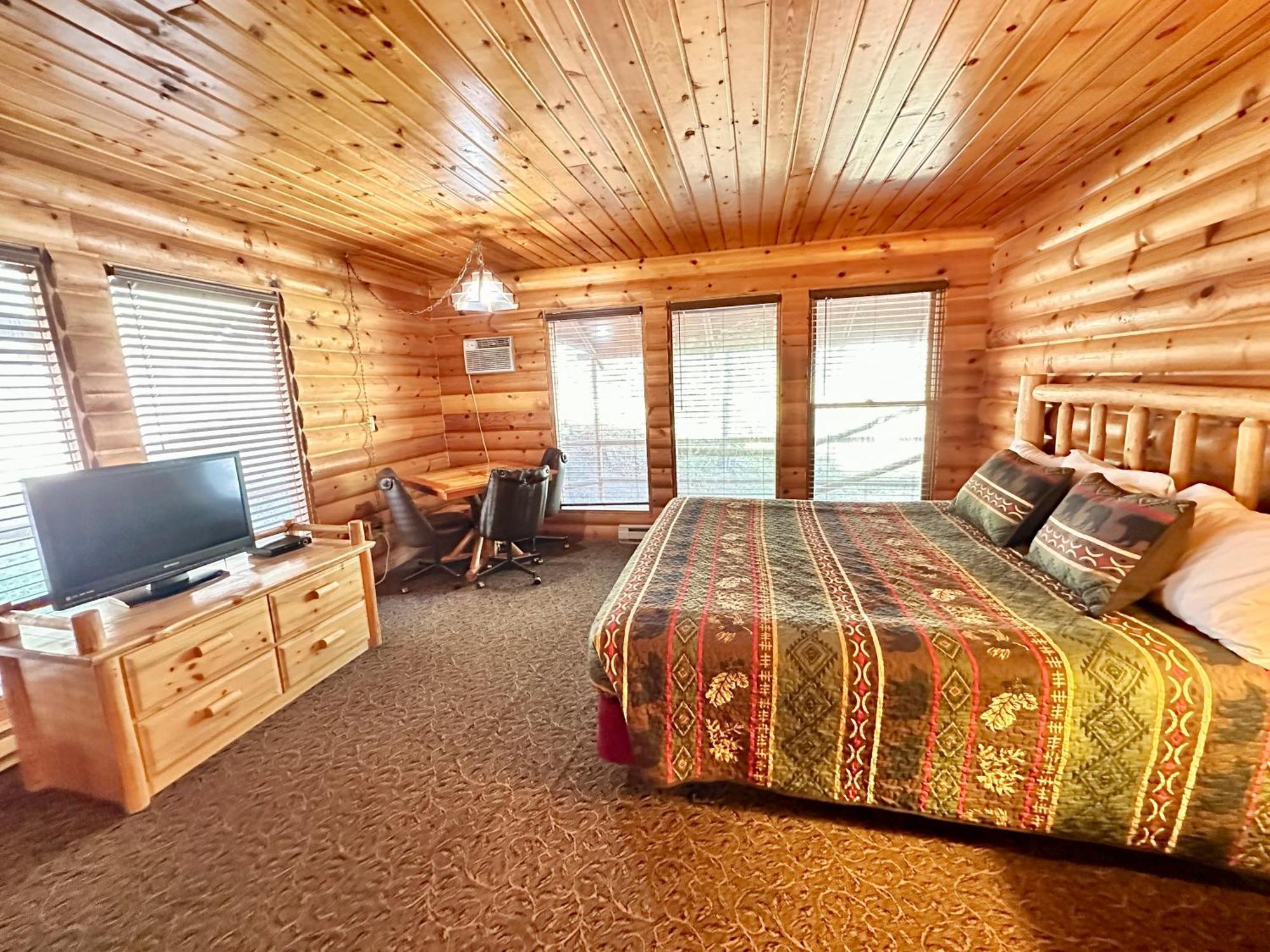 The Lodge At Lolo Hot Springs 외부 사진