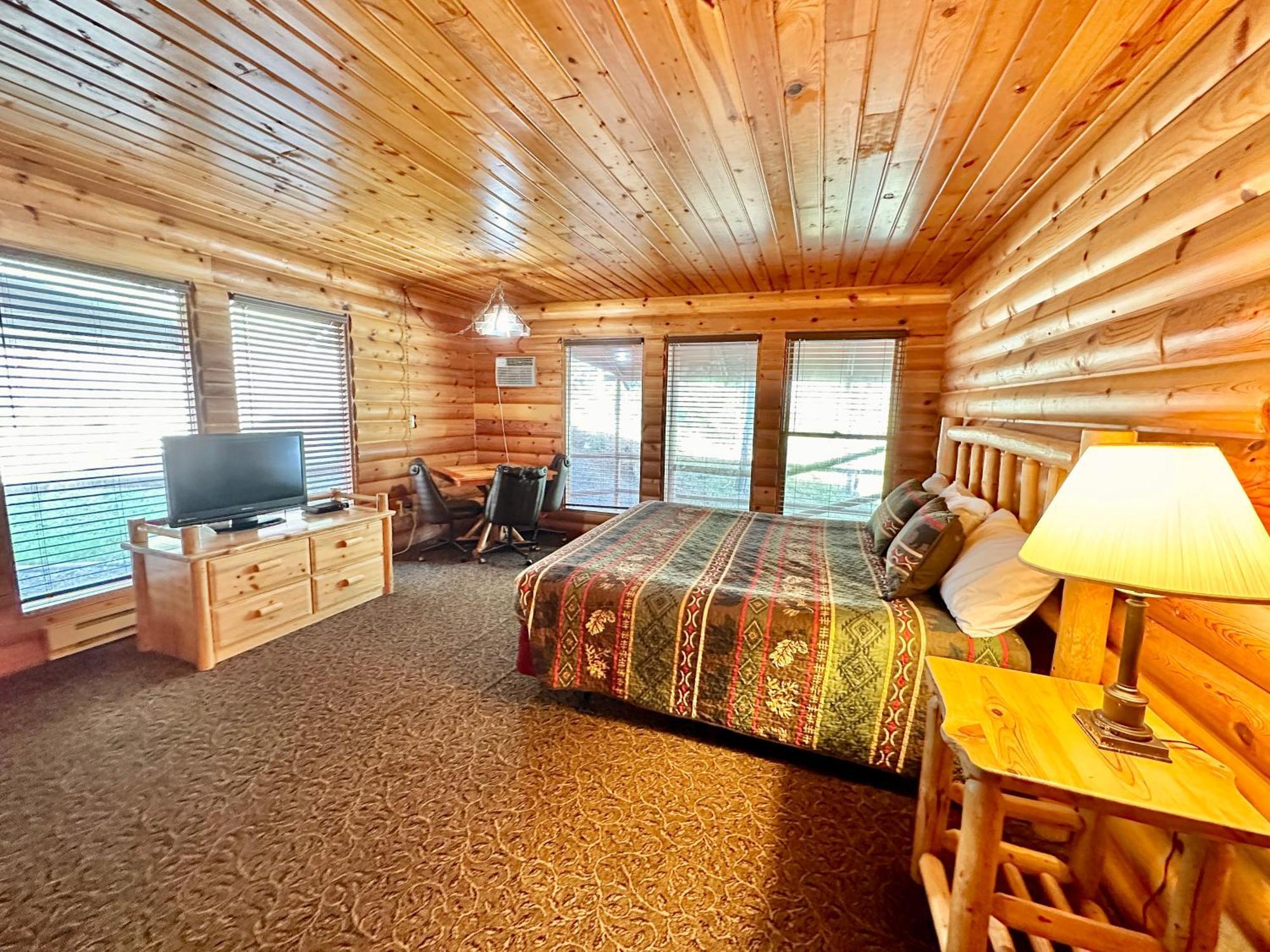 The Lodge At Lolo Hot Springs 외부 사진
